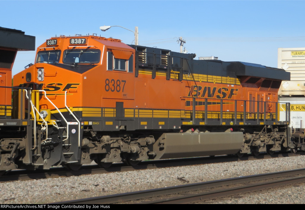 BNSF 8387